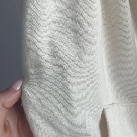 Forever 21 off the shoulder sweater - Picture 5 of 7